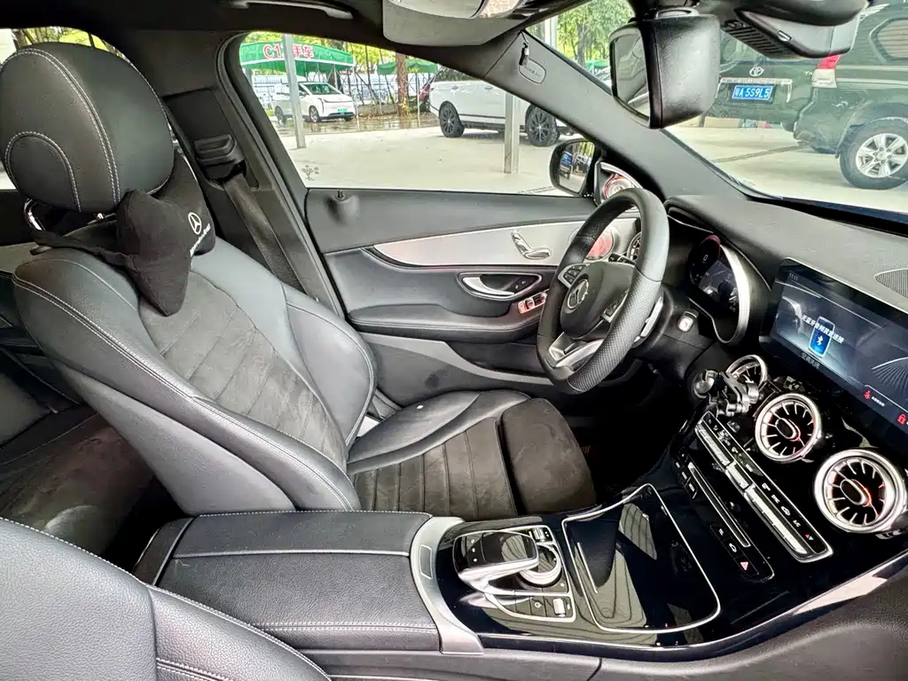 Mercedes-Benz C-Class 2018 — фото 24