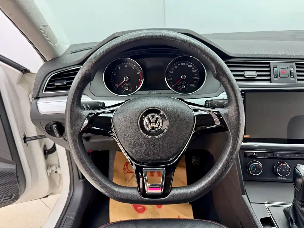 Volkswagen Lamando 2018 — фото 15