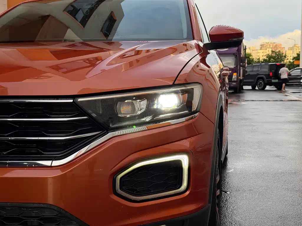 Volkswagen T-Roc 2018 — фото 10
