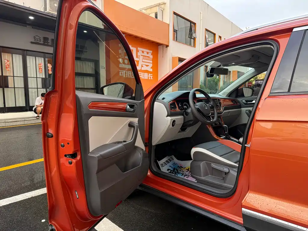 Volkswagen T-Roc 2018 — фото 17