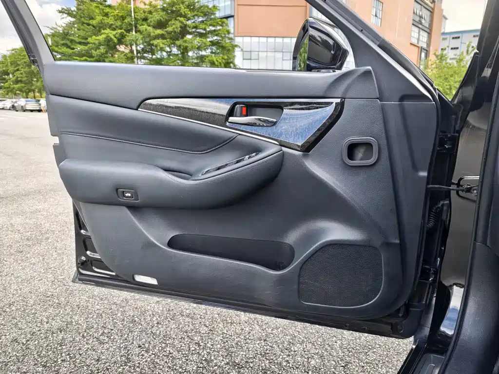 Toyota Crown 2018 — фото 14