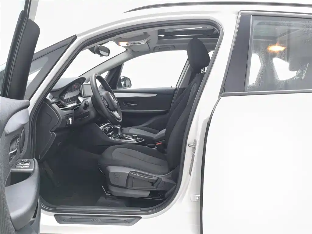 BMW 2 Series Active Tourer 2015 — фото 10