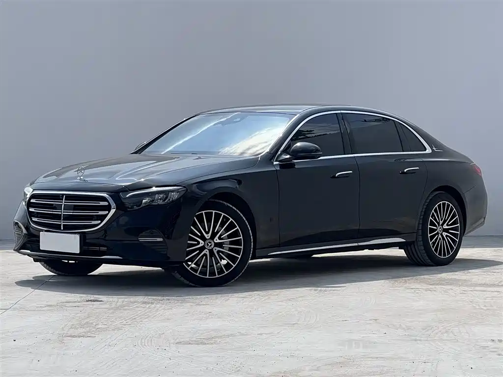 Mercedes-Benz E-Class 2024 — фото 1