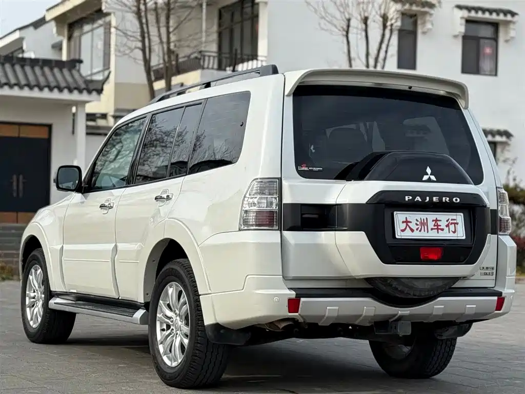 Mitsubishi Pajero 2018 — фото 5