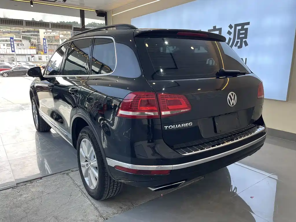 Volkswagen Touareg 2017 — фото 20