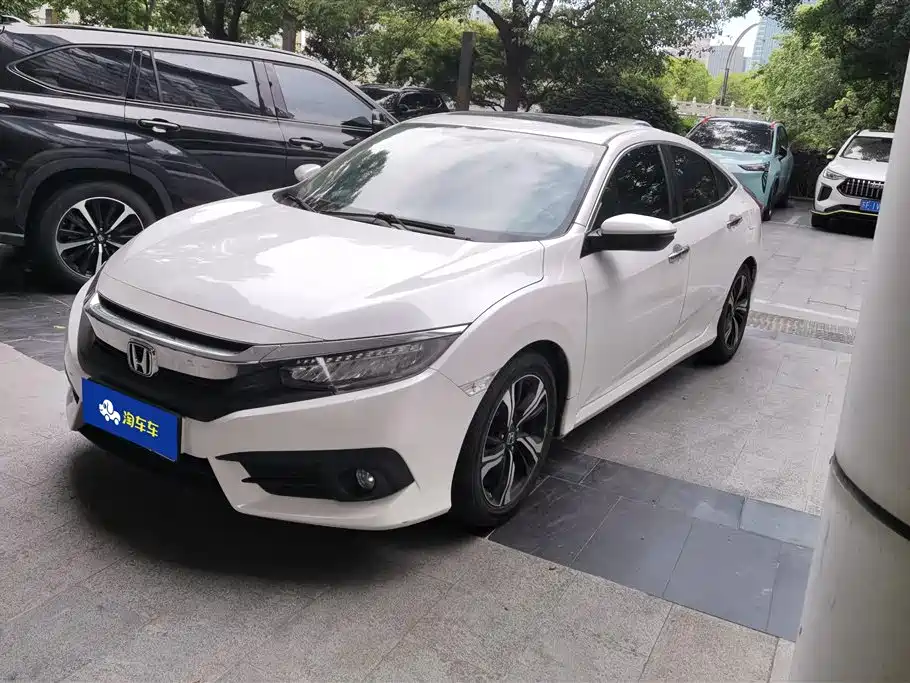 Honda Civic 2017 — фото 1