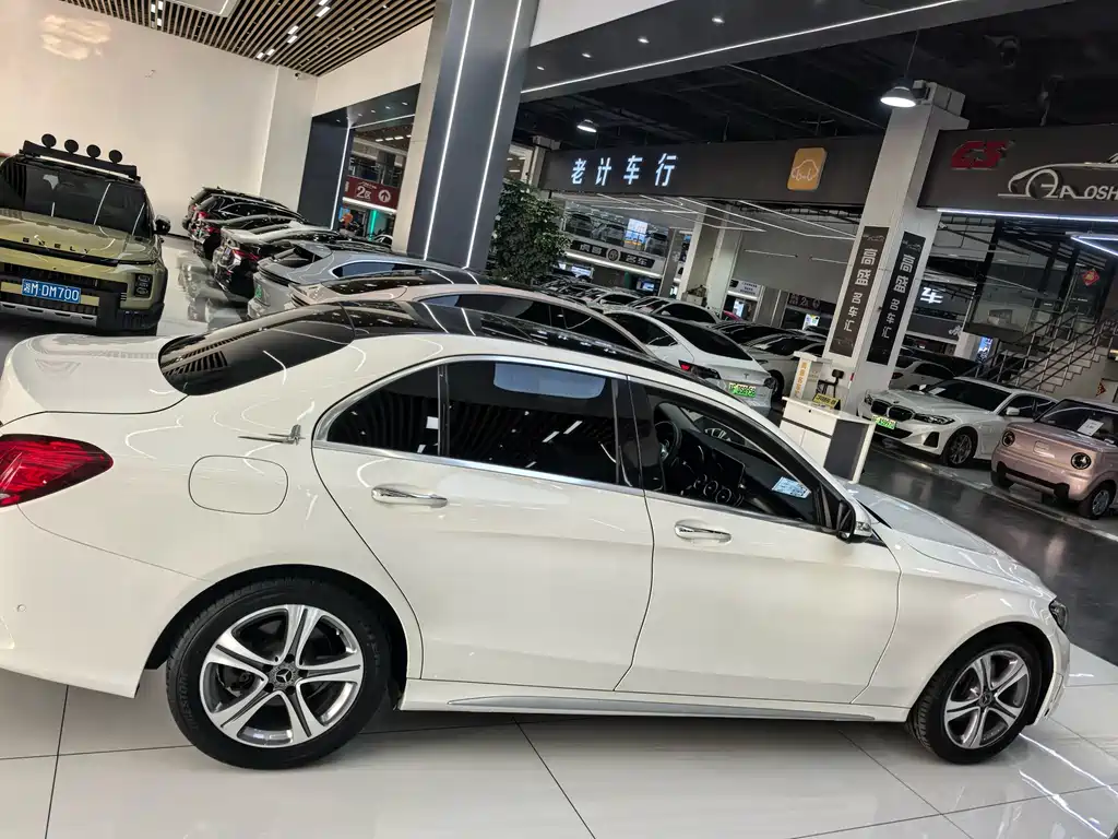 Mercedes-Benz C-Class 2020 — фото 17