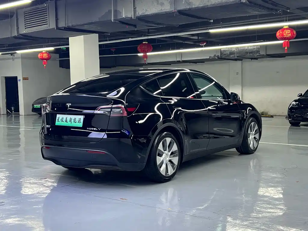 Tesla Model Y 2022 — фото 13