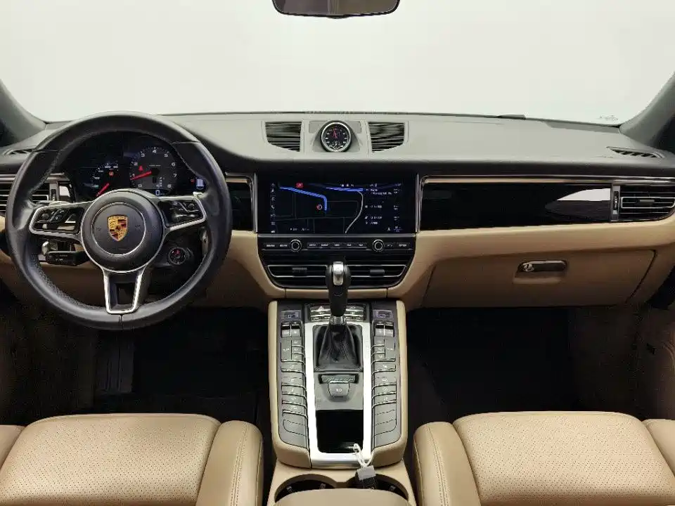 Porsche Macan 2021 — фото 11