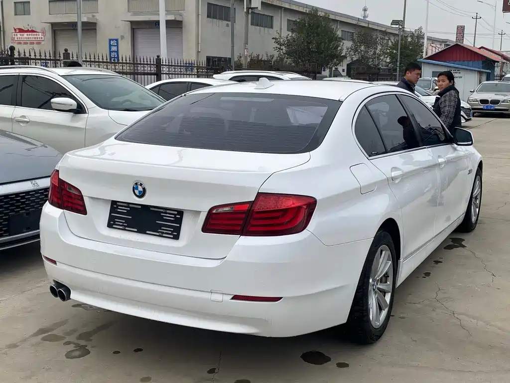 BMW 5 Series 2012 — фото 16