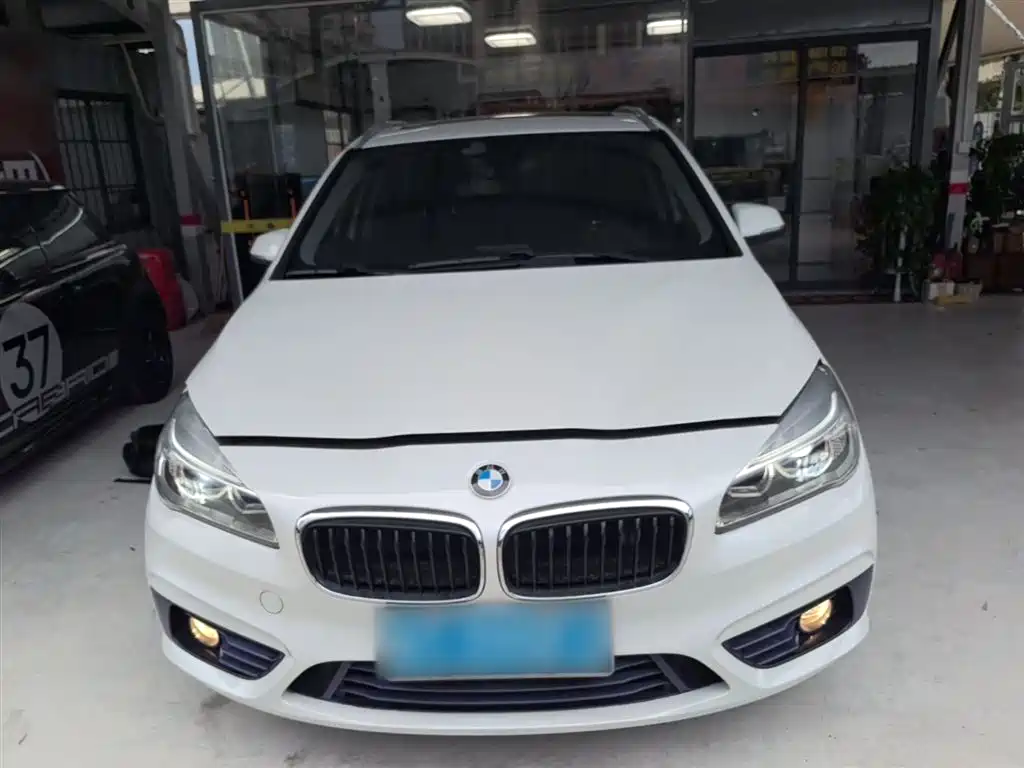 BMW 2 Series Active Tourer 2015 — фото 3