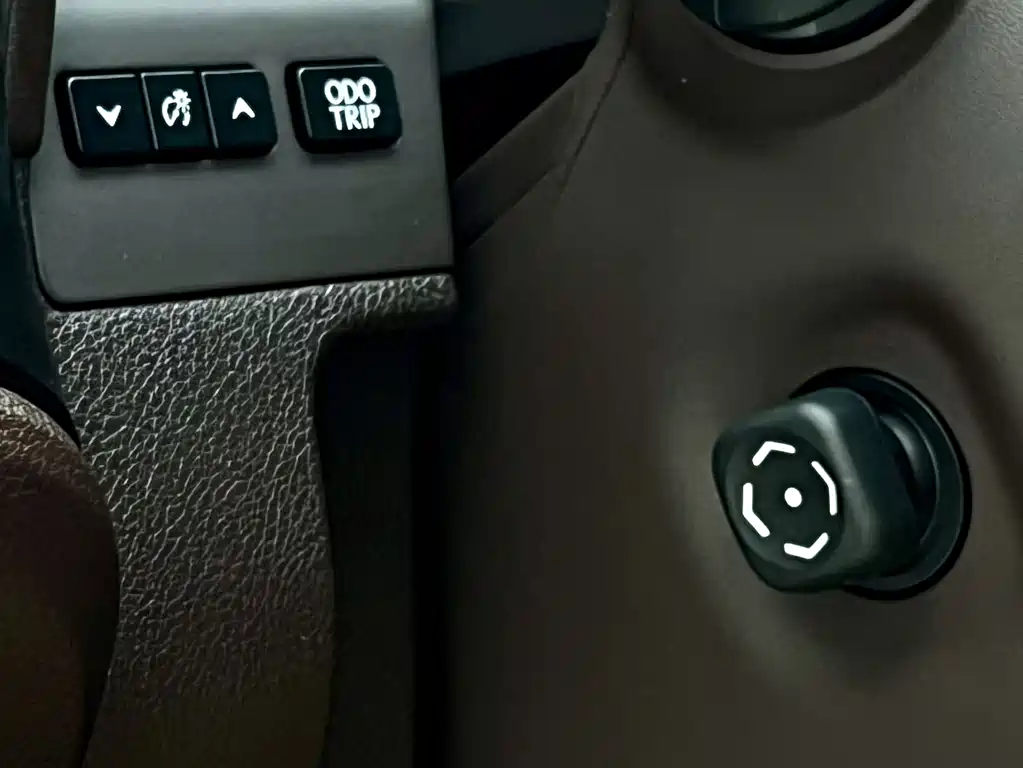 Lexus ES 2020 — фото 9