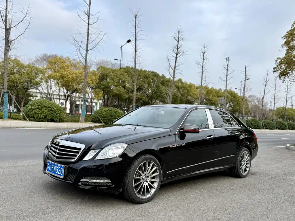 Mercedes-Benz E-Class 2013 — фото 1