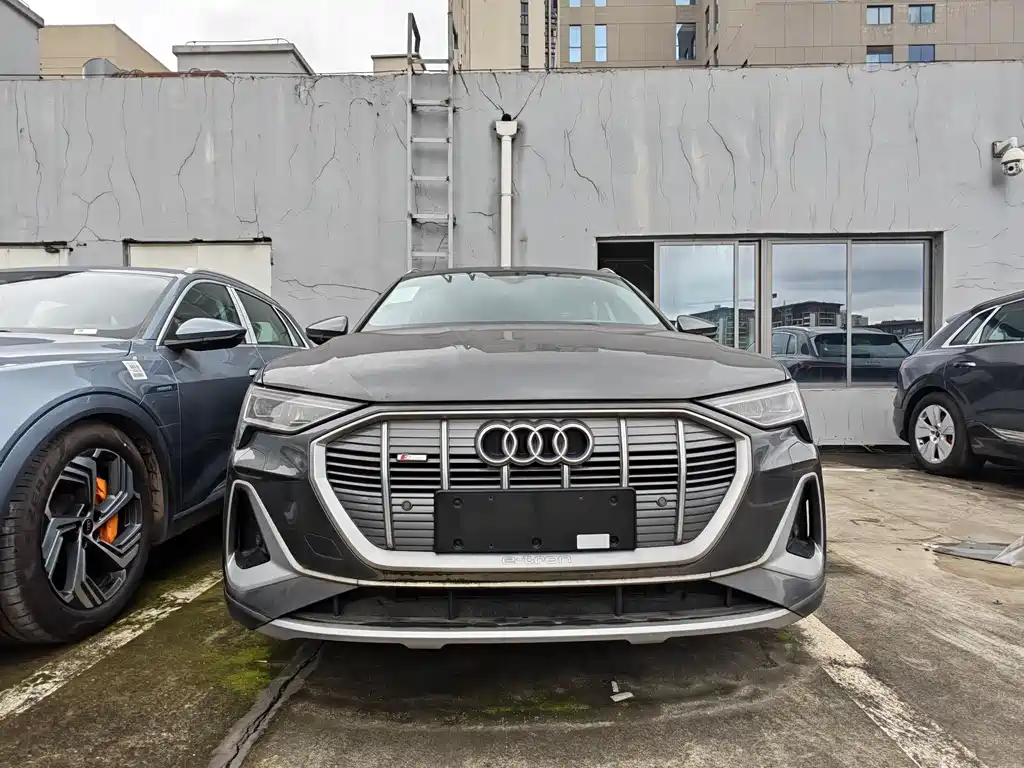 Audi e-tron 2026