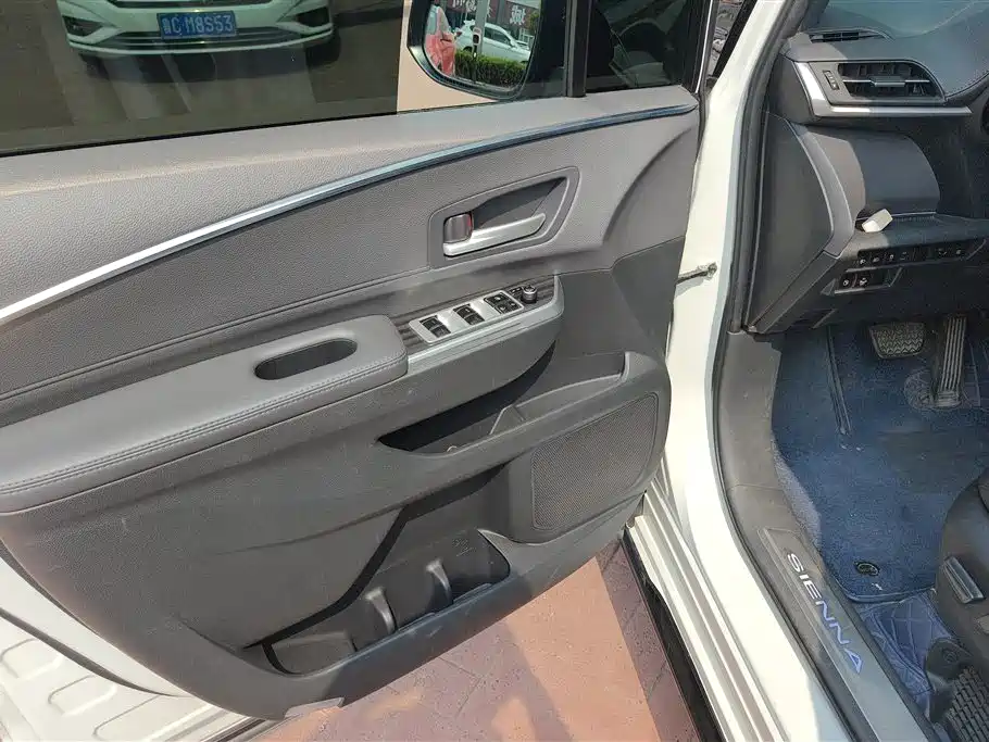 Toyota Sienna 2023