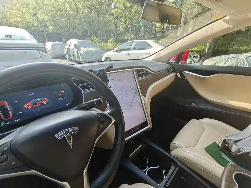 Tesla Model S 2017 — фото 6