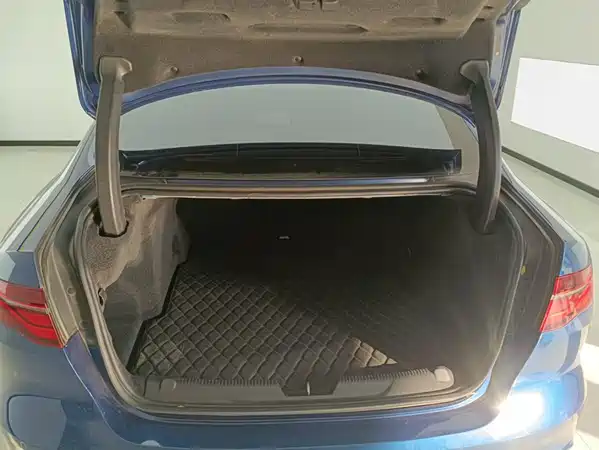 Jaguar XEL 2022