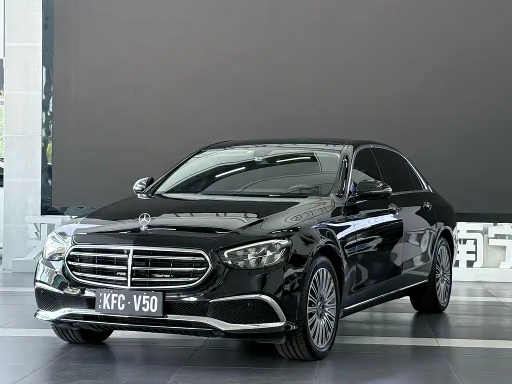 Mercedes-Benz E-Class 2023 — фото 1