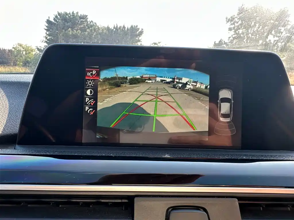 BMW 3 Series 2016 — фото 26