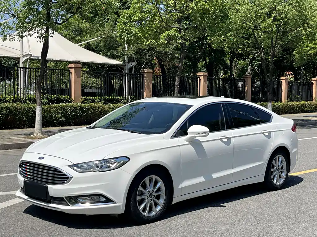 Ford Mondeo 2018 — фото 1