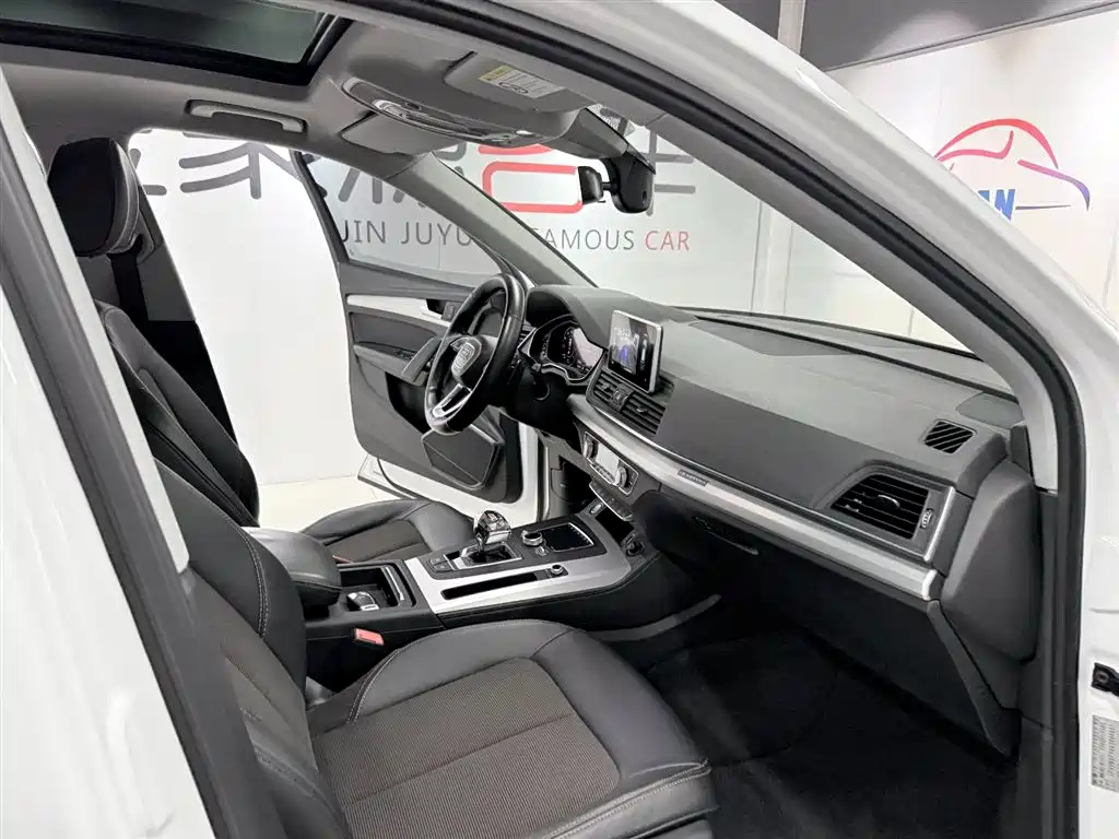 Audi Q5L 2019 — фото 17