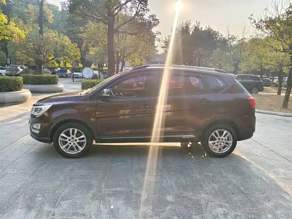 Baojun 560 2015