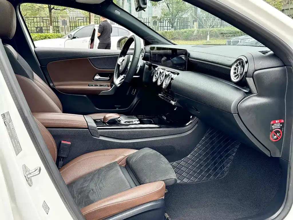 Mercedes-Benz A-Class 2019 — фото 6