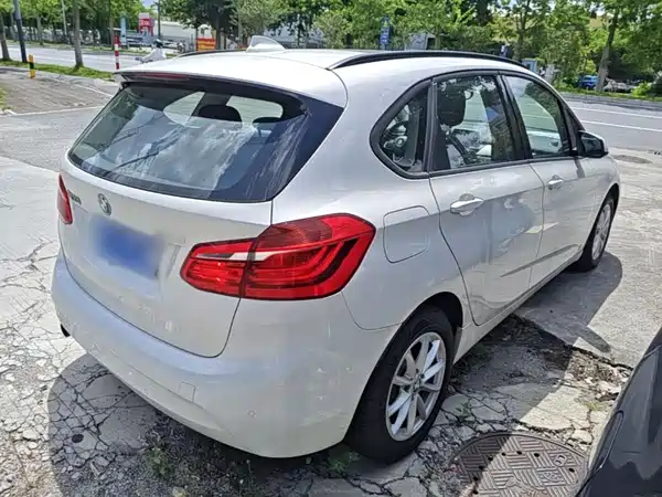 BMW 2 Series Station Wagon 2017