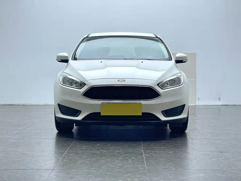 Ford Focus 2018 — фото 2