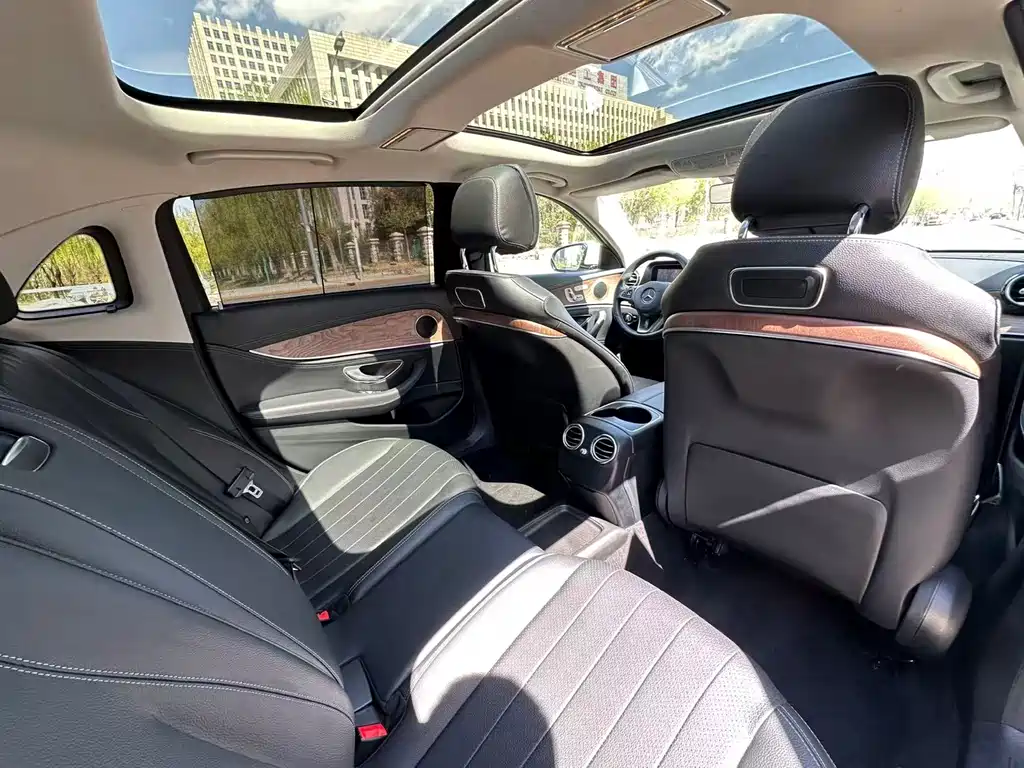Mercedes-Benz E-Class 2016 — фото 12