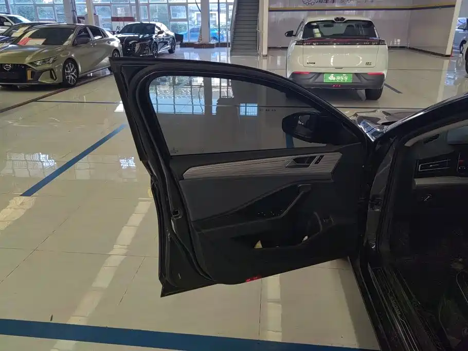Volkswagen Sagitar 2023