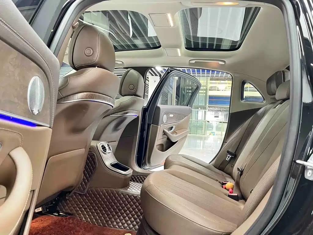 Mercedes-Benz E-Class 2020 — фото 6
