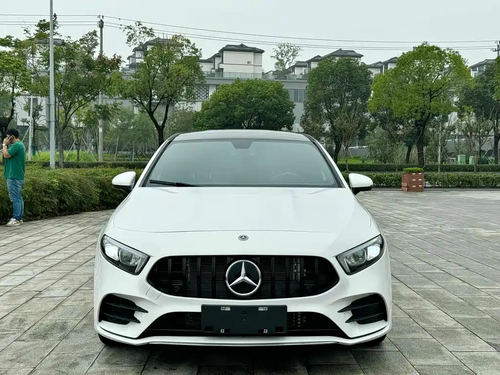Mercedes-Benz A-Class 2019 — фото 2
