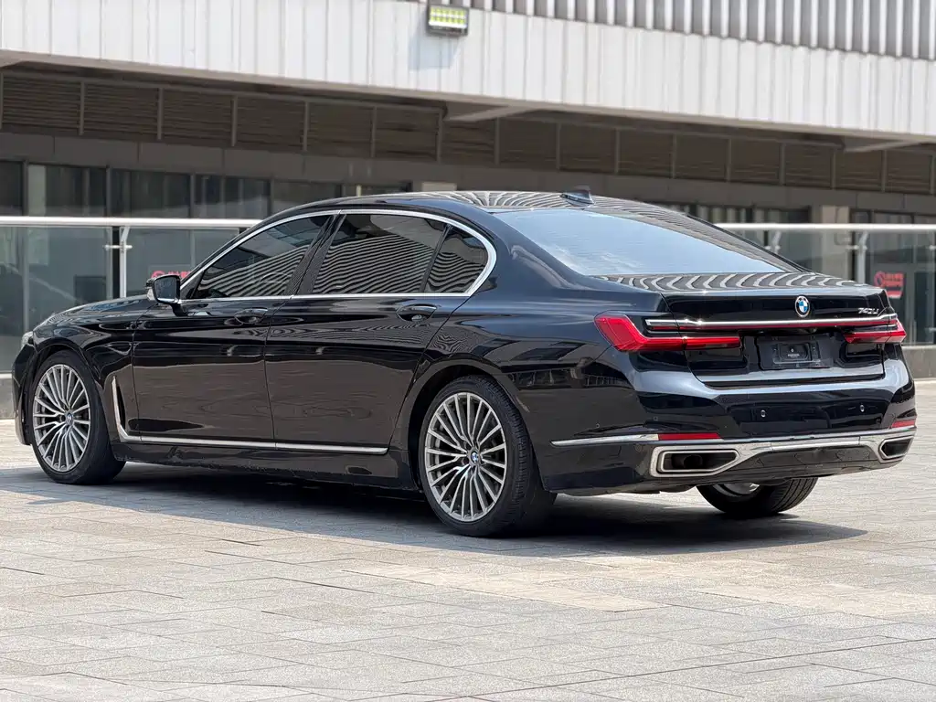 BMW 7 Series 2021 — фото 19