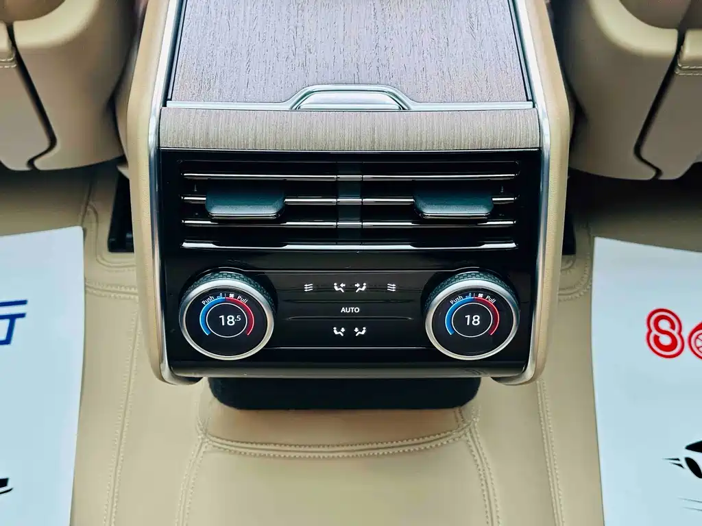 Land Rover Range Rover 2024 — фото 18