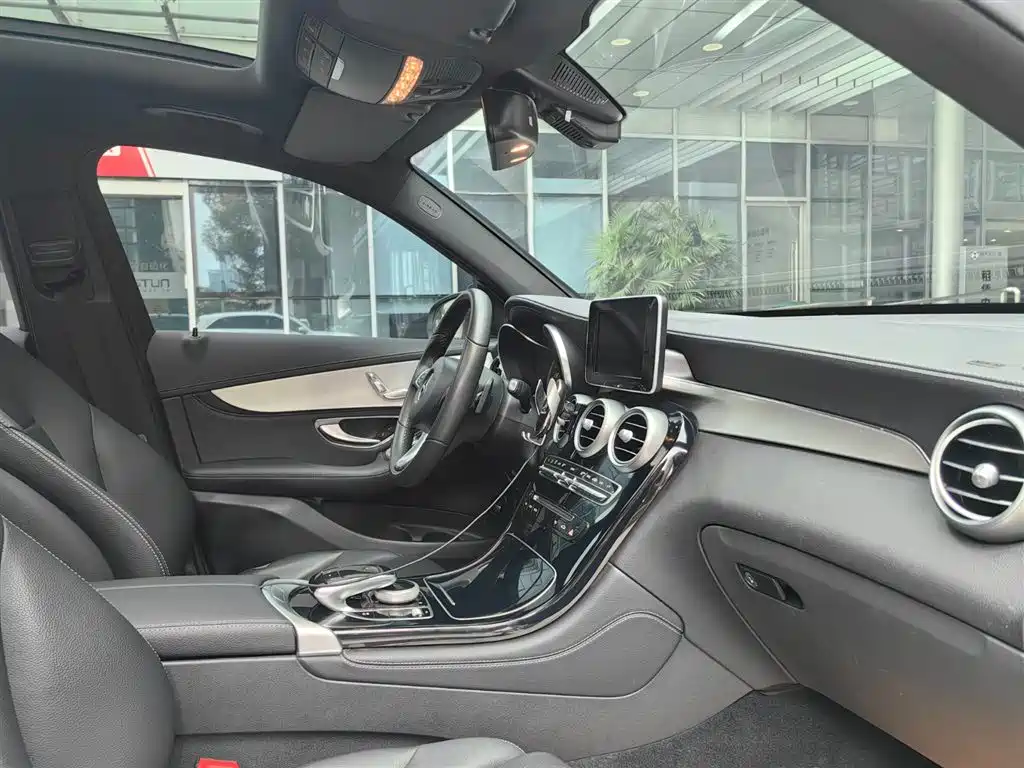 Mercedes-Benz GLC 2019 — фото 11