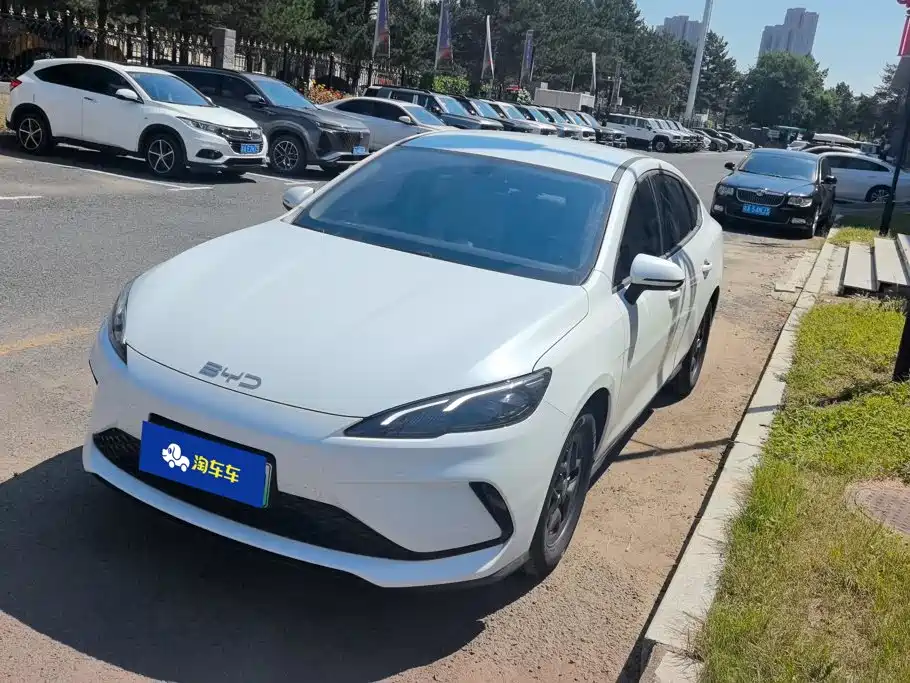 BYD Seal 05 DM-i 2025 — фото 1