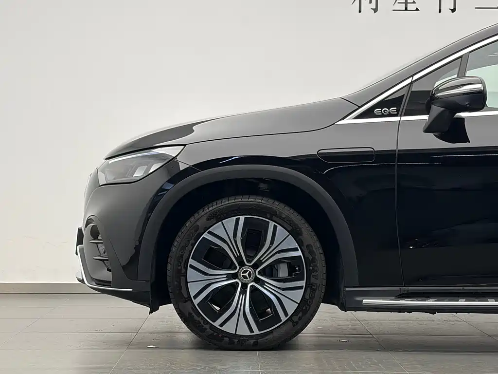 Mercedes-Benz EQE SUV 2025 — фото 18