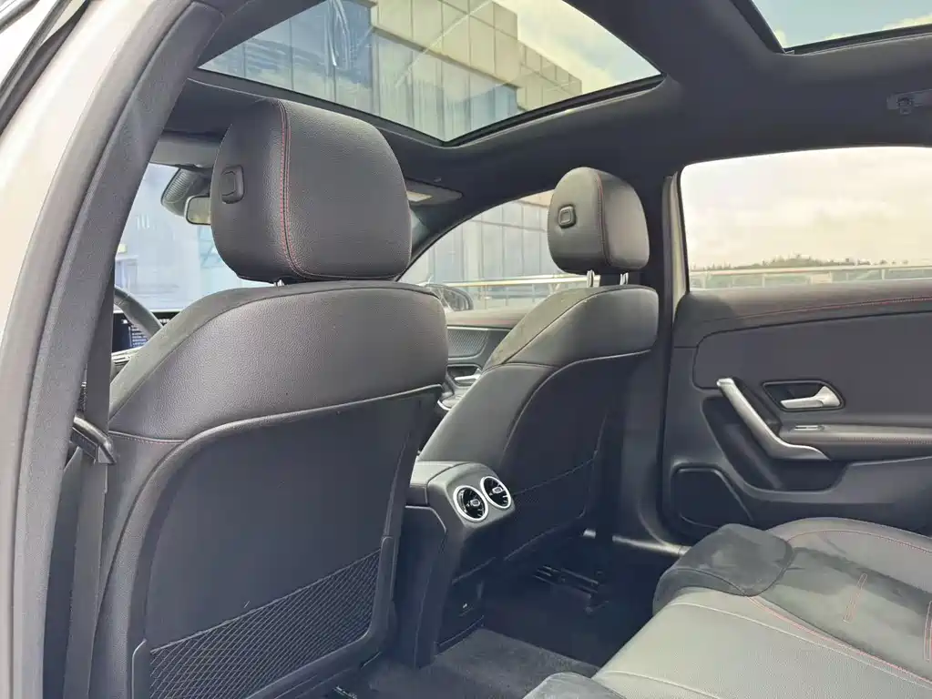 Mercedes-Benz A-Class 2023 — фото 16