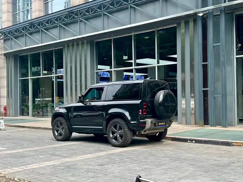 Land Rover Defender 2025 — фото 4