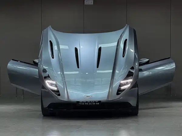 Aston Martin DB11 2016
