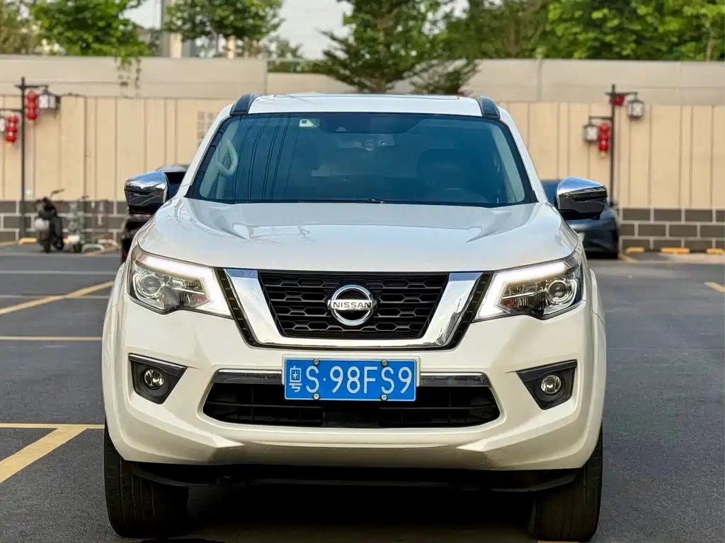 Nissan Terra 2018