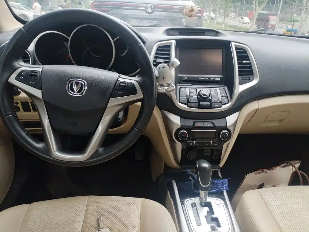 Changan Eado 2015 — фото 10