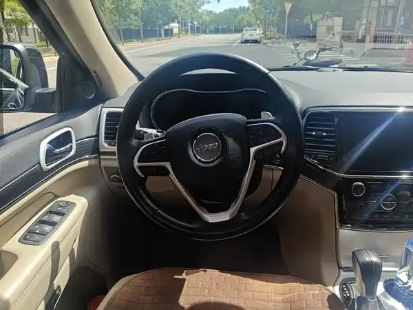 Jeep Grand Cherokee 2022