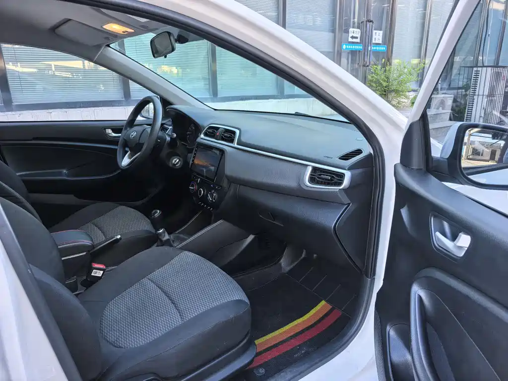 Hyundai Verna 2020 — фото 10