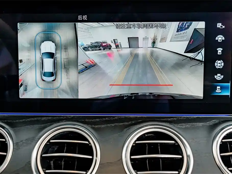 Mercedes-Benz E-Class 2023 — фото 13