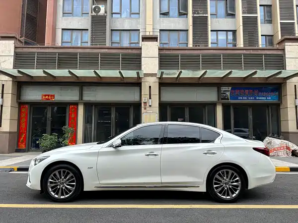 Infiniti Q50L 2018