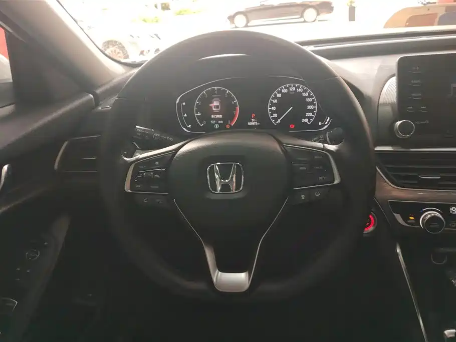 Honda Accord 2018 — фото 15