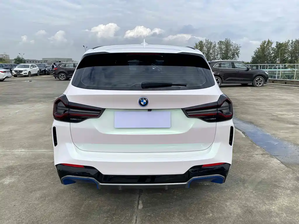 BMW iX3 2022 — фото 16