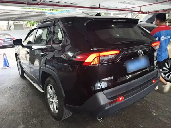 Toyota RAV4 2021